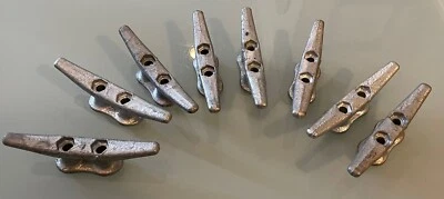 Paquete de 8 tacos de muelle de hierro galvanizado de 4" - caja abierta nueva Foto 1 de 4