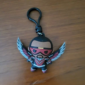 Disney's Marvel Falcon And The Winter Solider Falcon Bag Clip Keychain - Picture 1 of 5