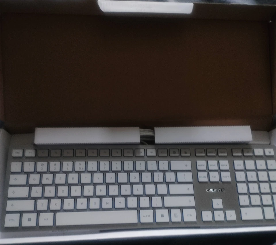 Silver keyboard from the world-famous company CHERRY KC 6000 SLIM US/EU - Image 1 of 1
