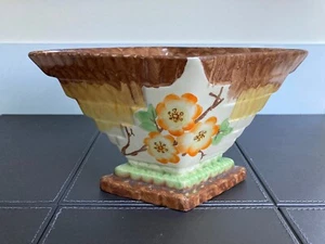 Substantial Myott Hand Painted Art Deco Diamond Planter Vase in Top Condition - Picture 1 of 11