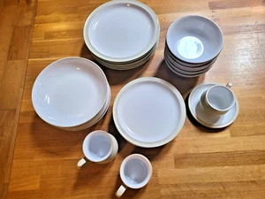 Servizio da tavola Denby in lino - venduto singolarmente - tutto usato in ottime condizioni - Foto 1 di 170