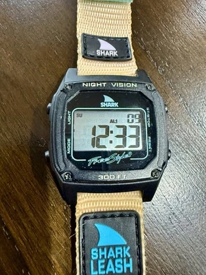 Freestyle Shark 经典手表 FS101041 全新电池 — 第 1/4 张图片