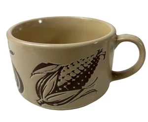 Taza sopa de gres National Silver Co. beige con patrón de verduras marrones - Imagen 1 de 5