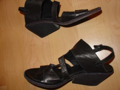 LD TUTTLE BLACK LEATHER SANDALS SHOES sz 39.5  US 9 Foto 1 de 4