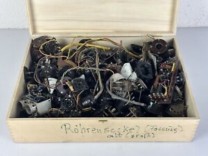 Konvolut Röhrensockel / Fassungen - Lot of vintage tube sockets (NICHT GETESTET)