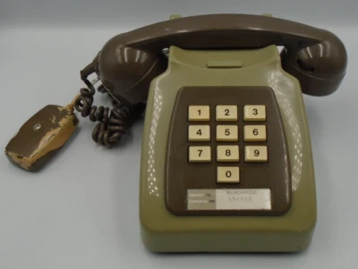 VINTAGE 1970s PO 756 GNA 80/4 PUSH BUTTON TELEPHONE & 52A CONNECTION BOX - Image 1 of 4