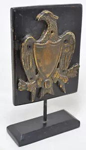 Antike Messing Adler Figur auf Holztafel Original alt handgefertigt graviert - Bild 1 von 8