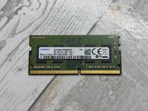 Original Samsung 4GB DDR4-2400 SODIMM Laptop Arbeitsspeicher RAM M471A5244CB0-CRC - Bild 1 von 2