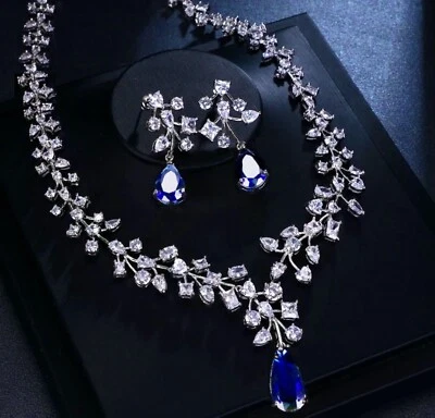 Precioso conjunto de aretes collar zafiro azul enchapado en oro blanco de 18 quilates creado en laboratorio Foto 1 de 4