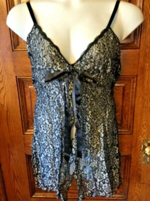 Camisón Negligee INTIMATES LANE BRYANT 18/20 negro transparente y plateado frente abierto Foto 1 de 4