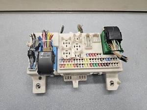 🔥 2004 - 2009 MAZDA 3 BCM FUSE BOX JUNCTION INTERIOR BODY CONTROL MODULE - Picture 1 of 7