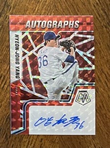Hyeon-Jong Yang 2022 Panini Mosaic Autographs Red Prizm Auto No. AM-HY Rangers