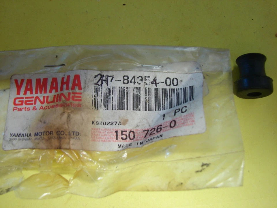 Nuevo de Lote Antiguo Yamaha OEM Faro Ojal 1978-1981 XS1100 2H7-84354-00 Foto 1 de 1