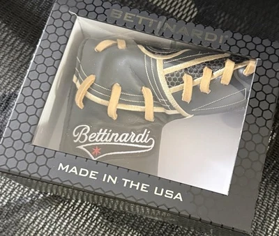 Cubierta de hoja de guante negra Bettinardi x Rawlings NUEVA en caja Foto 1 de 3