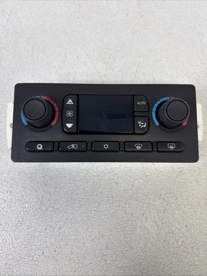 05-06 Chevy GMC Envoy Trailblazer Climatizador Calefacción Control Aire Acondicionado OEM 15845093 Foto 1 de 4