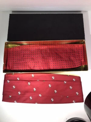 Лот из 2 винтажных Santana мужской Cummerbund красный с праздничные колокольчики и красный с бриллиантами - Изображение 1 из 4