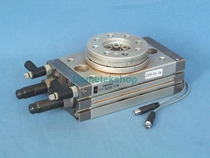 Actuador giratorio SMC EMSQB50A con mesa - Imagen 1 de 3