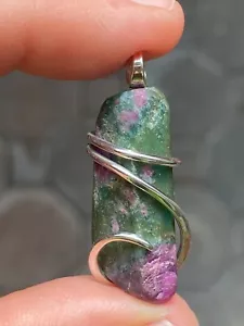 Ciondolo in argento sterling 29,19 ct rubino zoisite lucido in fucina peso totale - Foto 1 di 12