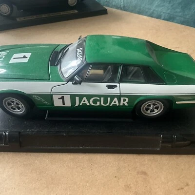 (Raro) Road Signature '75 Jaguar XJS cupé 1:18 fundido a presión solo con plataforma Foto 1 de 4