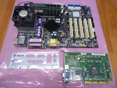 COMBO PLACA BASE CHAINTECH CT-7NJl6 AMD SEMPRON 1,75 GHz 2500+ SDA2500DUT3D 1 GB Foto 1 de 4