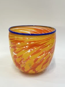 Johansfors Sweden Catti Åselius Lidbeck, orange/gelbfarbiges Glas & blauer Rand - Bild 1 von 10