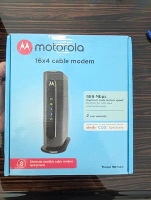 Motorola 16X4 686 Mbps DOCSIS 3.0 Cable Modem - Image 1 of 4