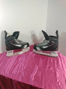  CCM U+04  Hockey Skates Size 7 D Mens Senior Ice Shoe SZ 8.5D - Picture 1 of 7
