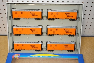 Athearn 7145 PFE Pacific Fruit Express 40' Ice Refrigerator 6 Car Set HO-Scale - Image 1 of 4
