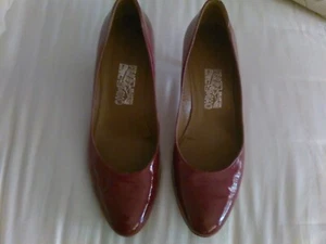  Salvatore Ferragamo Ladies Shoes 9.5 B Beautiful Wine Color Very Comfortabl - Picture 1 of 9