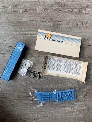 WALTHERS HO SCALE Great Northern 50' Airslide Hopper 71664 932-3669 - Image 1 of 4