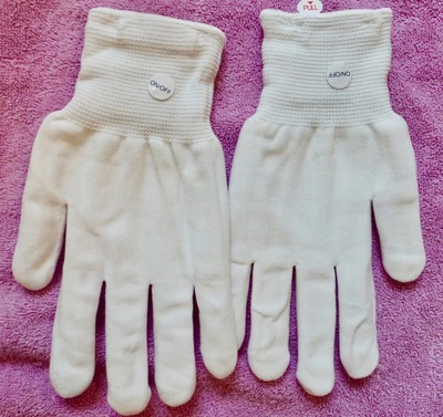 NEW LED Light Up  Halloween Skeleton Pair Gloves Light Up 3 Light Settings - Image 1 of 4