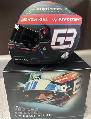 Capacete George Russell 2022 temporada escala 1/2 Mercedes-Amy  - Imagem 1 de 4