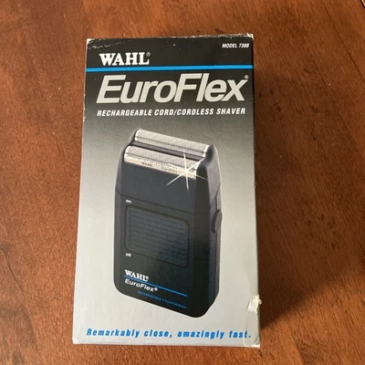 NEW Wahl EuroFlex Rechargeable Cord/Cordless Shaver - Image 1 of 4