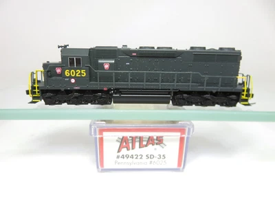 Atlas 49422 N Scale PRR Pennsylvania Railroad EMD SD-35 Diesel Locomotive #6025 - Image 1 of 4