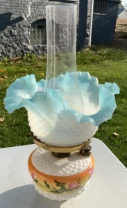 VINTAGE HANDPAINTED  KEROSENE HOBNAIL BLUE SHADE KEROSENE LAMP ANTIQUE LAMP - Picture 1 of 7