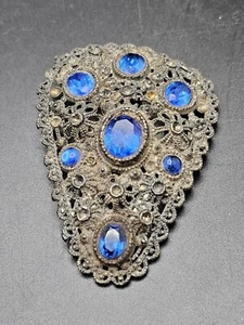 Vintage Art Deco Kleiderclip mit blauen facettierten Steinen Maker's Mark - Bild 1 von 6