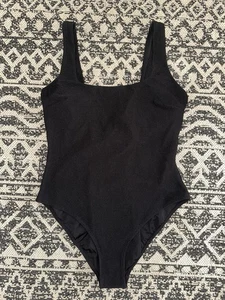 H&M NWT Women’s Fully Lined Ribbed Swimsuit Black Swimwear Padded Size M New - Picture 1 of 2