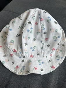 Sommerhut Baby Gr 74 Mädchen H&M Weiß Blumen Biene Mütze Hut Bändel - Bild 1 von 2