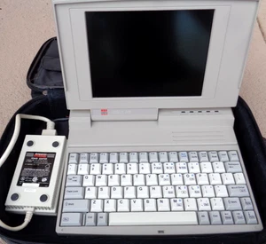 BSR 386SX NB NOTEBOOK COMPUTER PORTATILE VINTAGE TESTATO *LEGGI* CON BORSA+AC - Foto 1 di 8