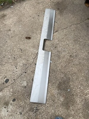 Escalade Platinum2005 Puerta Trasera Inferior Borde Y Emblemas U926 L Código Pintura Foto 1 de 4