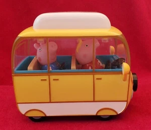 Peppa Pig Little Campervan White Top with 2 Figures 2003 - Picture 1 of 7