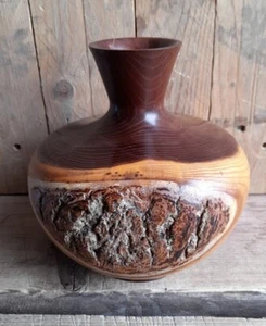 Vintage Hand turned Mulberry wooden vase - Picture 1 of 10