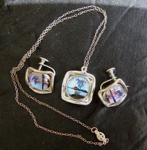 VINTAGE SCHMETTERLINGSFLÜGEL ANHÄNGER & PASSENDE OHRRINGE mit PALMEN - Bild 1 von 5