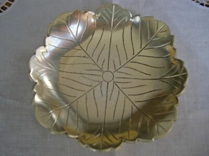 Ciotola portagioie vintage Neocraft Everlast metallo tono oro alluminio 4 3/4" foglia - Foto 1 di 6