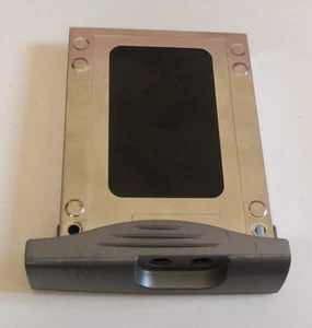 DELL LATITUDE D520 - PP17L Funda Tapa Compartimento Caddy Para Disco Duro Tapa - Imagen 1 de 1