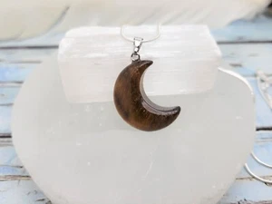 Natural Tigers Eye Crescent Moon Pendant Necklace with 16", 18"or 20" Chain - Picture 1 of 7