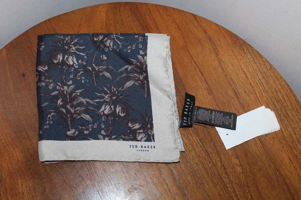 TED BAKER PAÑUELO BOLSILLO HOMBRE 100% SEDA FLORAL 13" X 13" (VER DESCRIPCIÓN) Foto 1 de 4