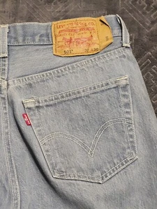 Levi's 501 Jeans Herren Gr. 32x30 Blau Verblassen Original Straight Denim Button Fly - Bild 1 von 11