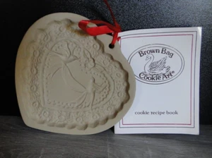 Brown Bag Cookie Art 1985 Heart / Birds Lovebirds Cookie Mold-Recipe Book - Picture 1 of 3