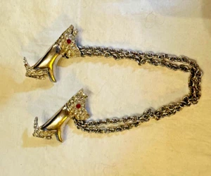 Vintage Rhinestone Scottie Dog Scottish Terrier Chained Sweater Clip Pin Brooch - Picture 1 of 6